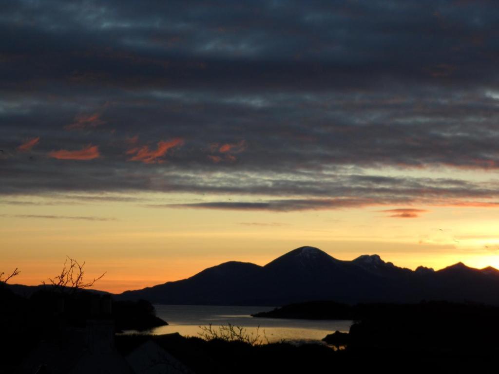 Creag Dubh Bed & Breakfast Bed & Breakfast Kyle of Lochalsh Exterior photo